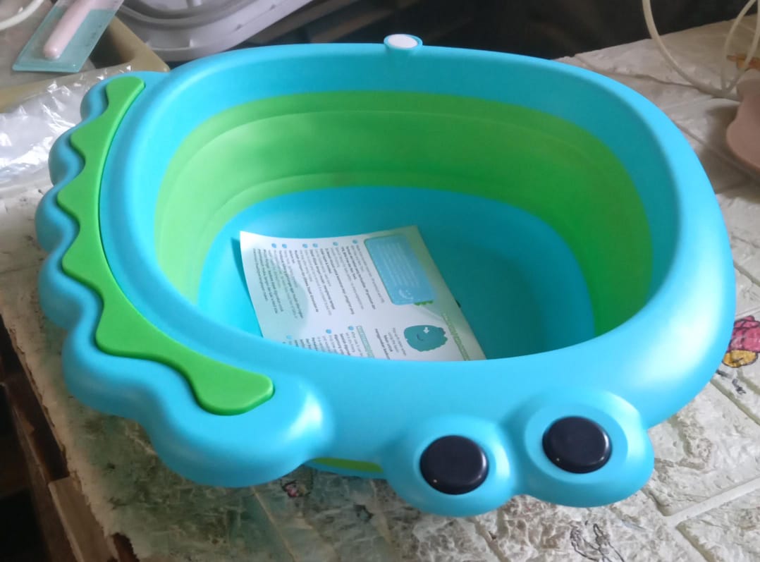 Frog Shape Foldable Baby Wash Basin (33×31cm)